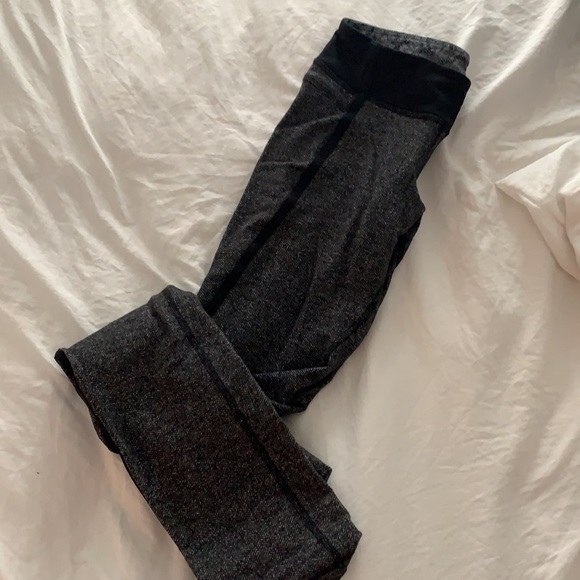 Lululemon maybe 4 very warm herringbone - Picture 3 of 3